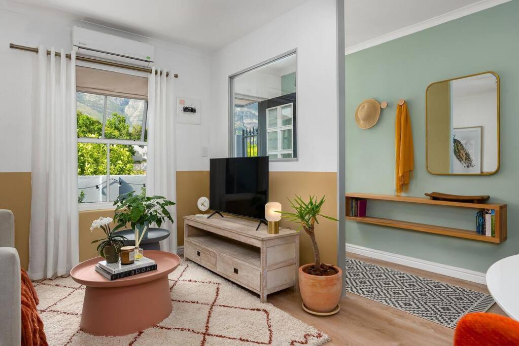 The Tram Stop Apartment Franschhoek